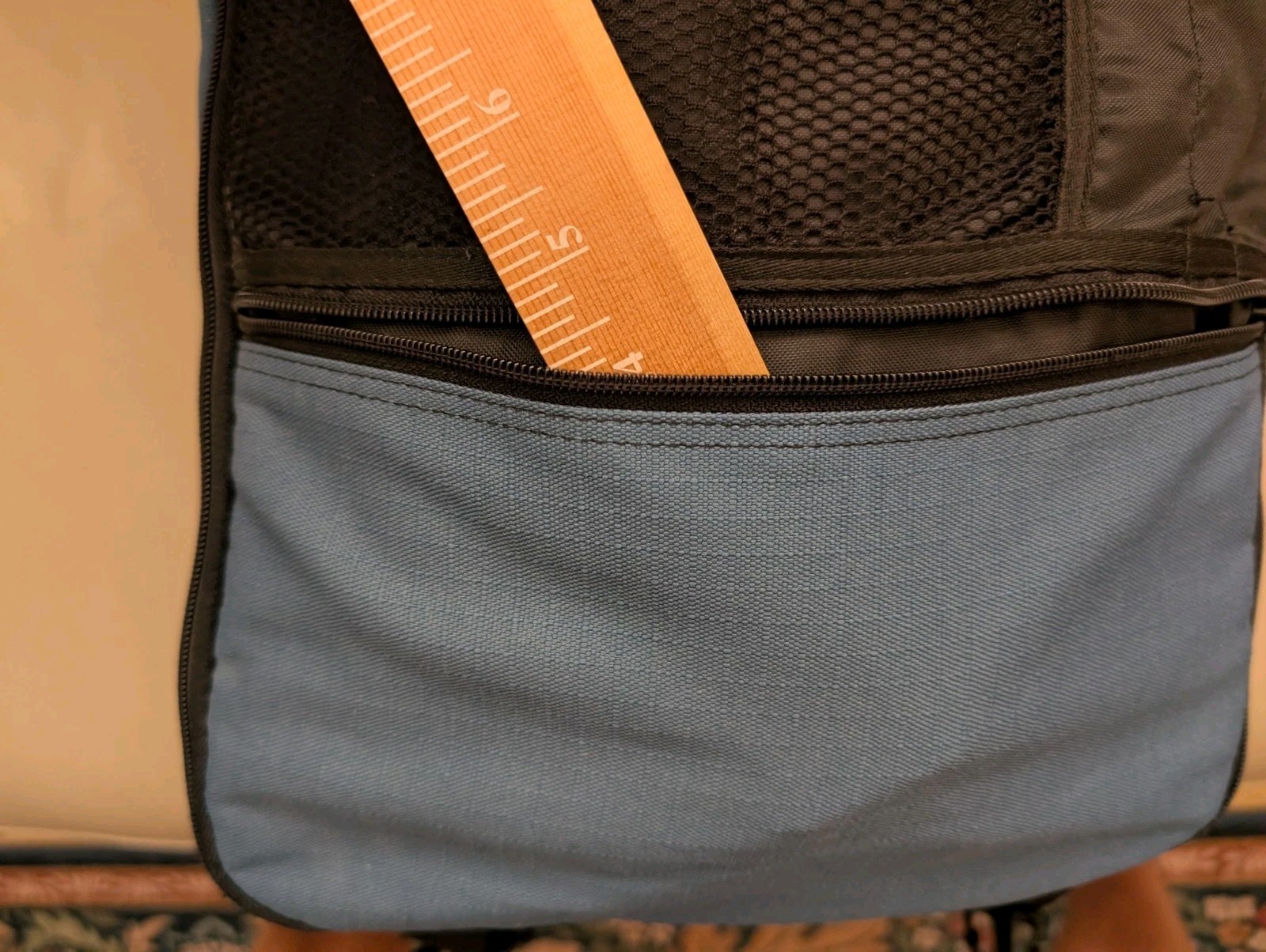 Rip Curl Travel Light Backpack With Shoulder Strap Tuck Away Straps Many Pockets