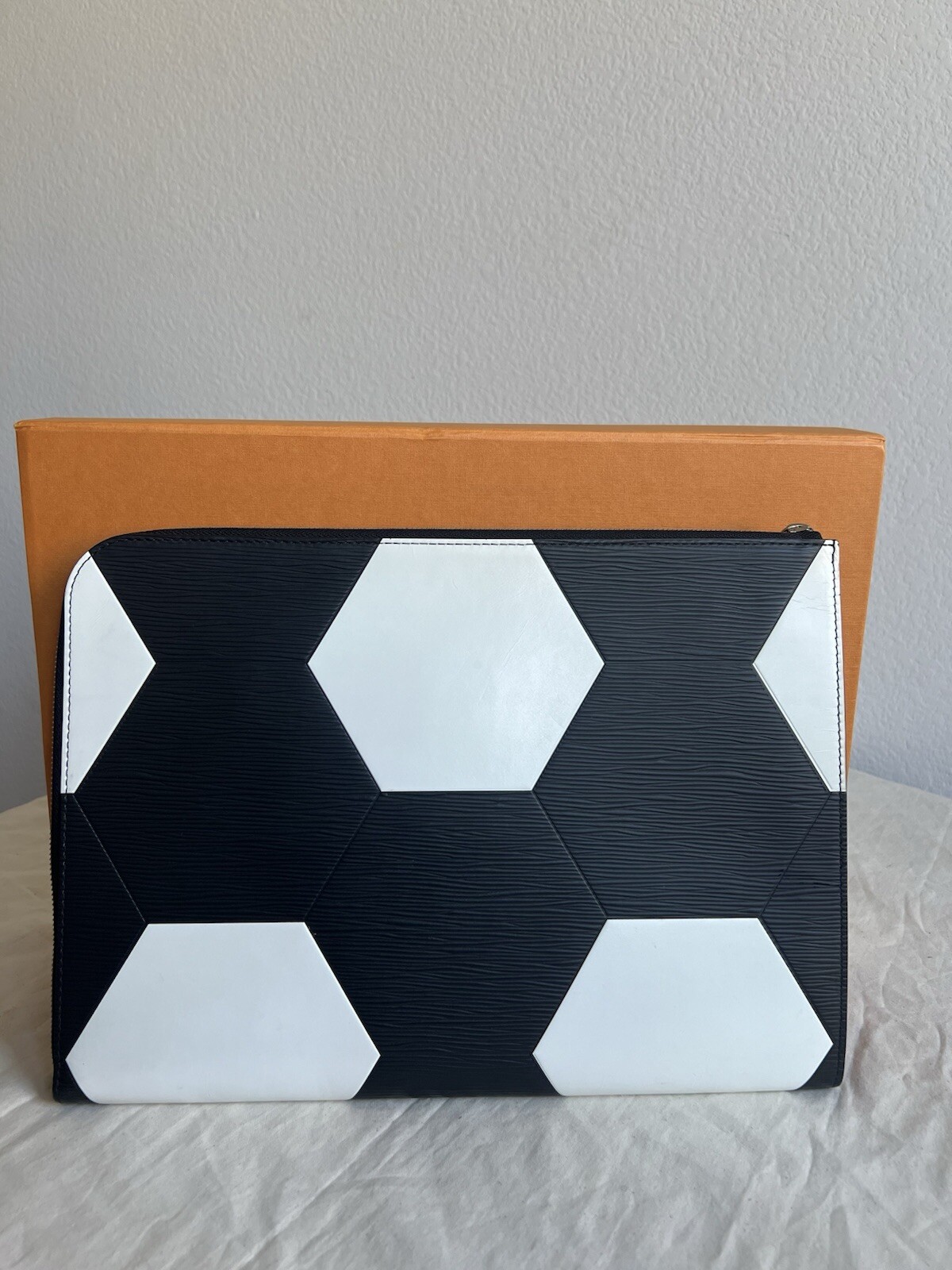 Louis Vuitton Clutch Bag Pochette Jules GM Epi Leather M63295 Black 2018 FIFA