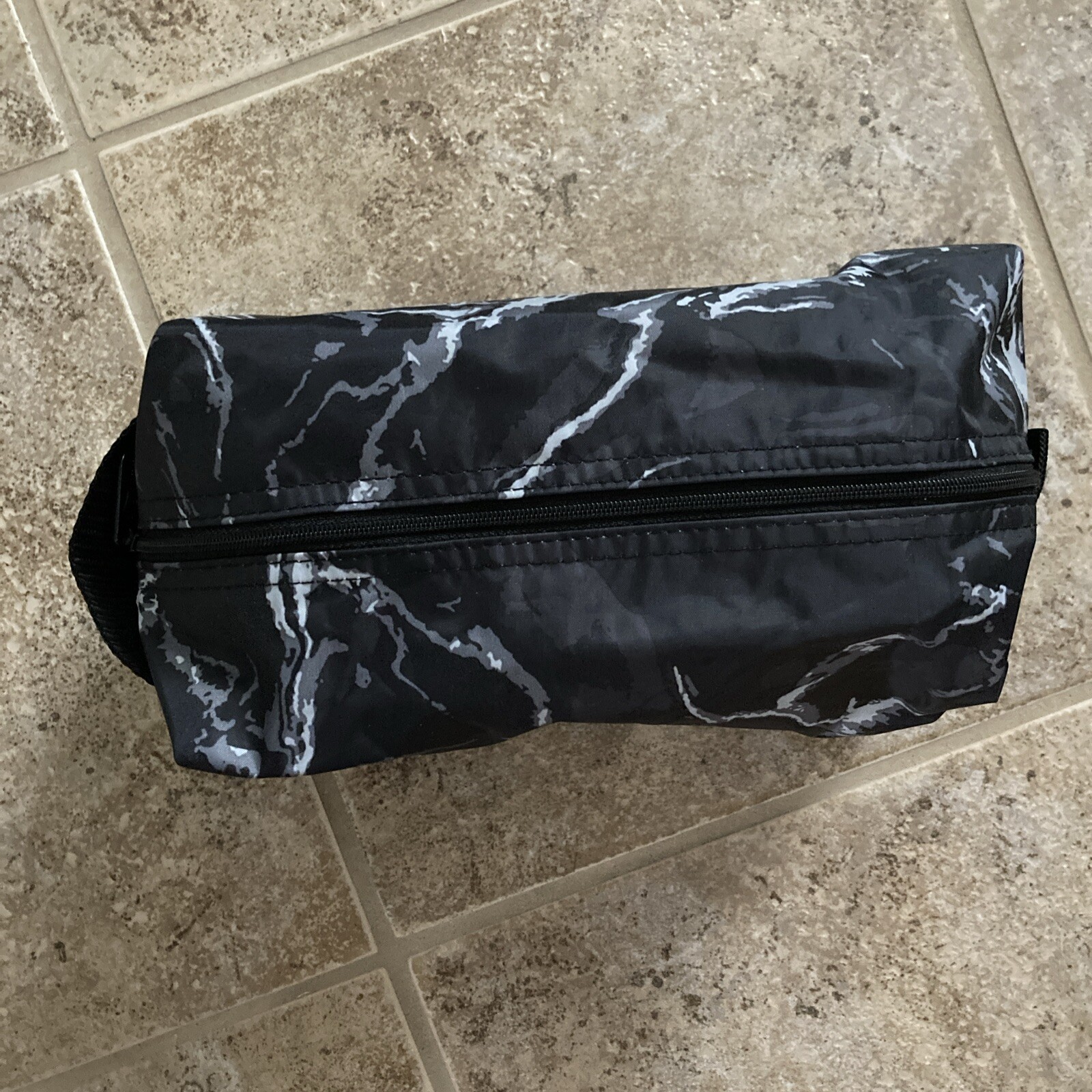 Thirty One Gifts Men’s Accessories Zipped Pouch, Black/Grays, New, No Packaging