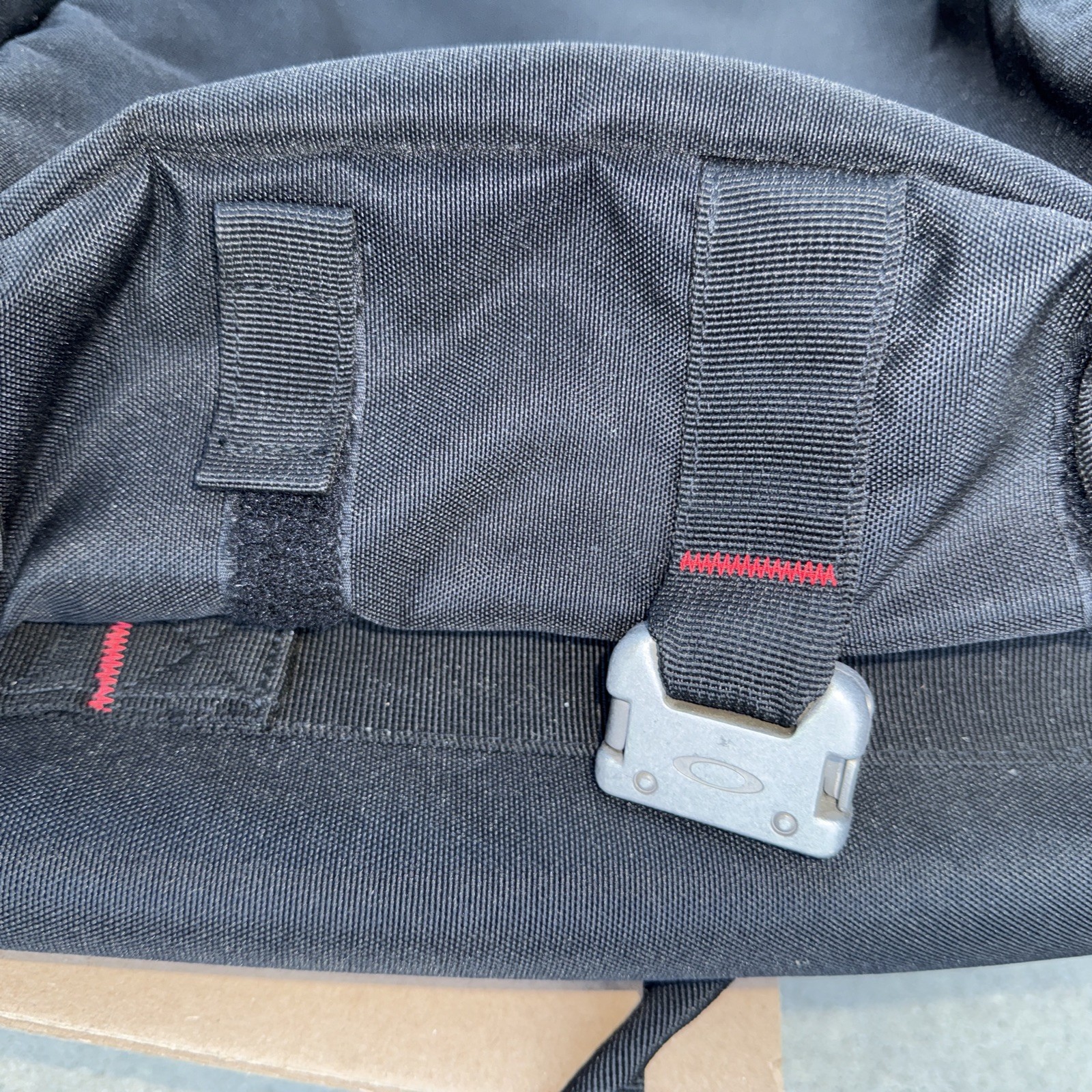 Oakley AP Tactical Field Gear Roller Carry On Core Black Zipper Luggage,