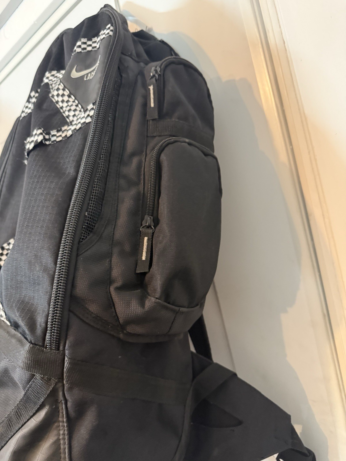 Nike Lacrosse XL Backpack Face Off Pockets Zippers Compartments Adj Straps BIG!
