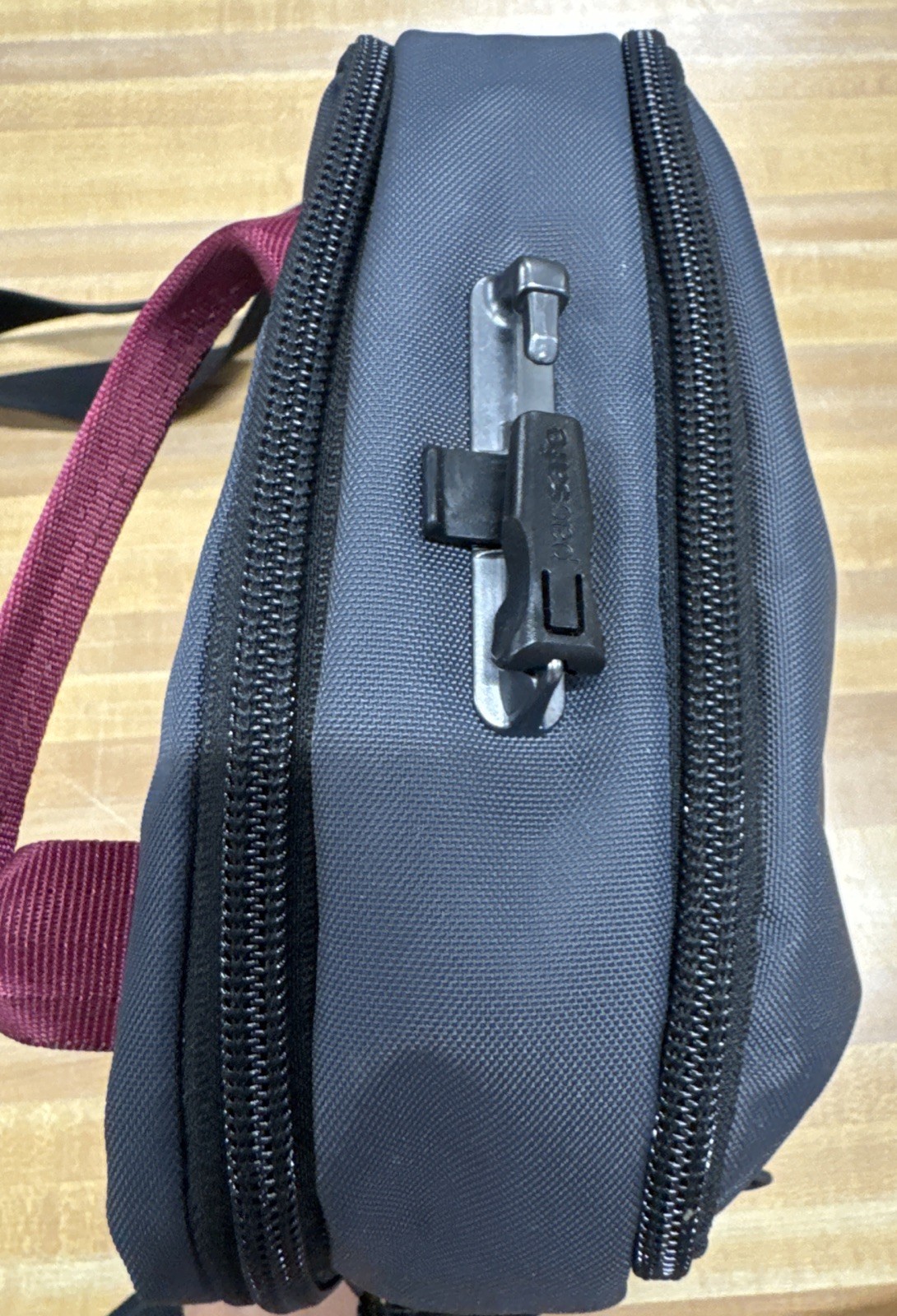 Pacsafe Metrosafe X Anti-theft Vertical Crossbody Bag 30620 New With Tags