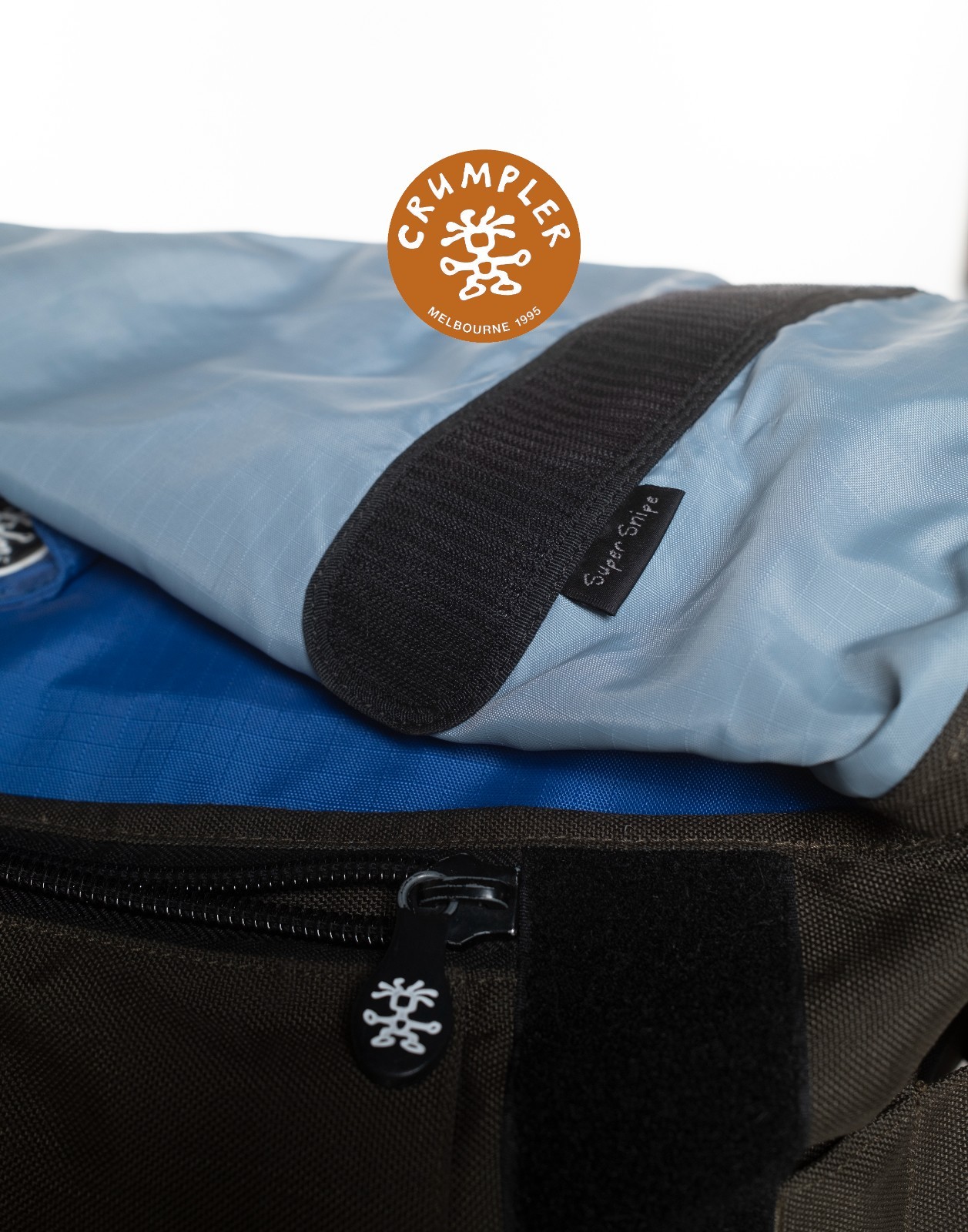 Crumpler Super Snipe vintage Messenger Bag with Bunion Camera Insert combo