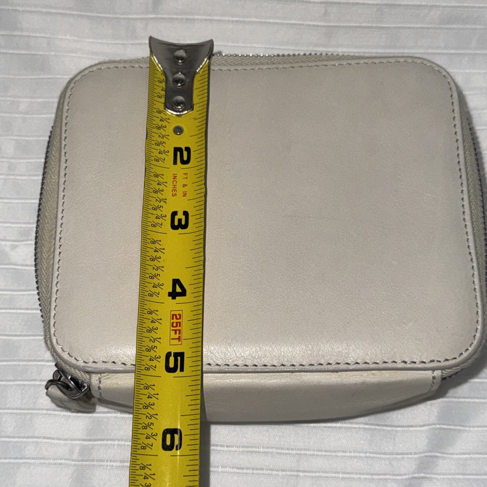 This Is Ground Leather Zip Travel Cord Organizer Case, Cream Made In Italy Used