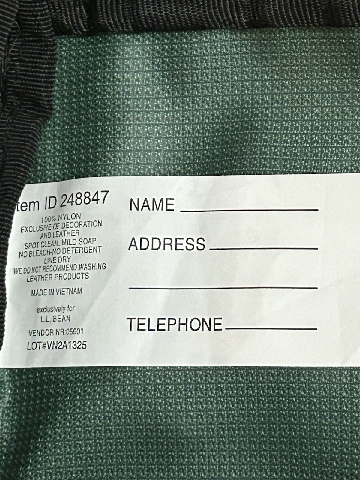 L.L.Bean Green Black Shoulder Travel Bag Adjustable Strap Clip Closure Unisex