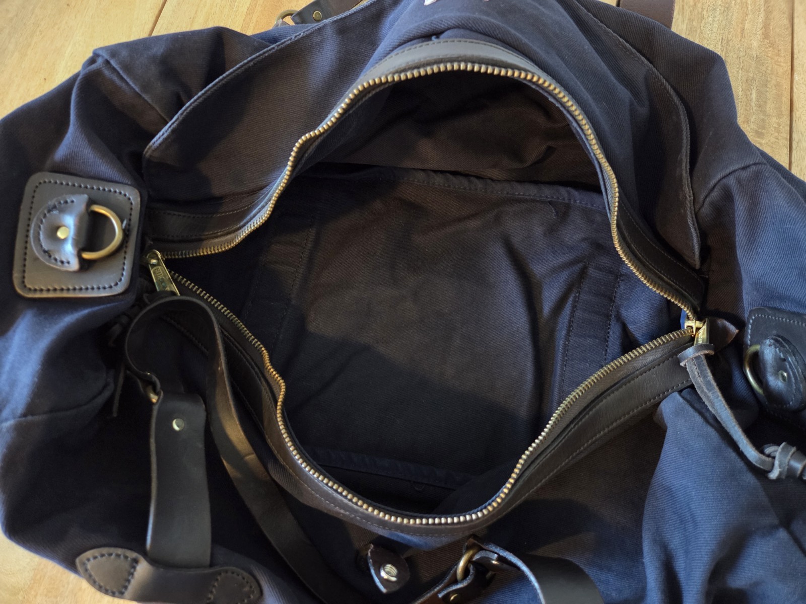 Filson Rugged Twill Medium Duffle Bag | Navy | USA Made | Old Size