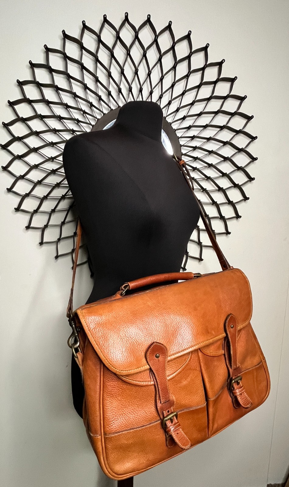 Vtg LEVENGER Leather Messenger Briefcase Laptop Bag Made In England British Tan