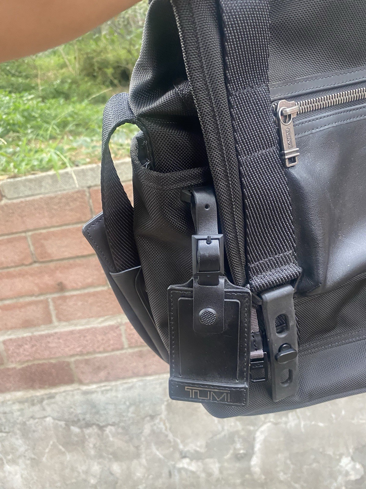 Tumi Alpha Bravo Fallon Messenger Bag Black Nylon Leather Trim Shoulder Strap