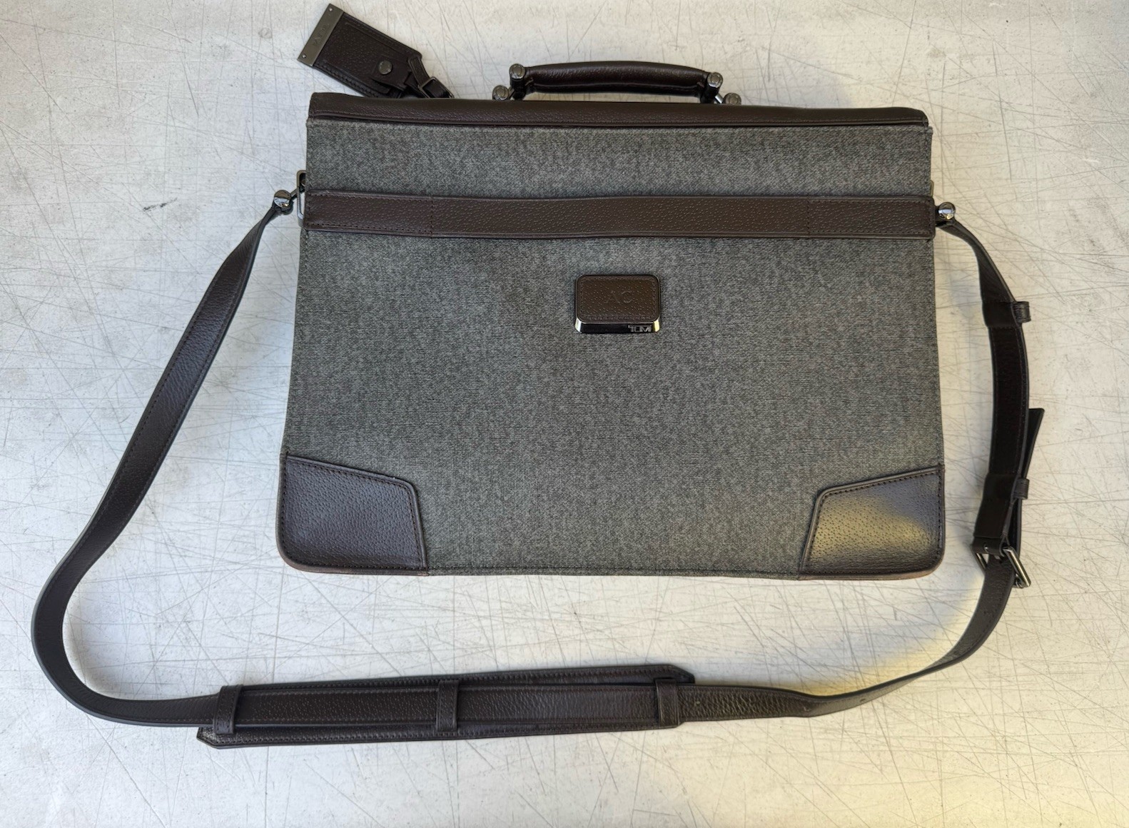 TUMI Astor Dorilton Gray Dark Brown Leather Business Shoulder Bag Briefcase