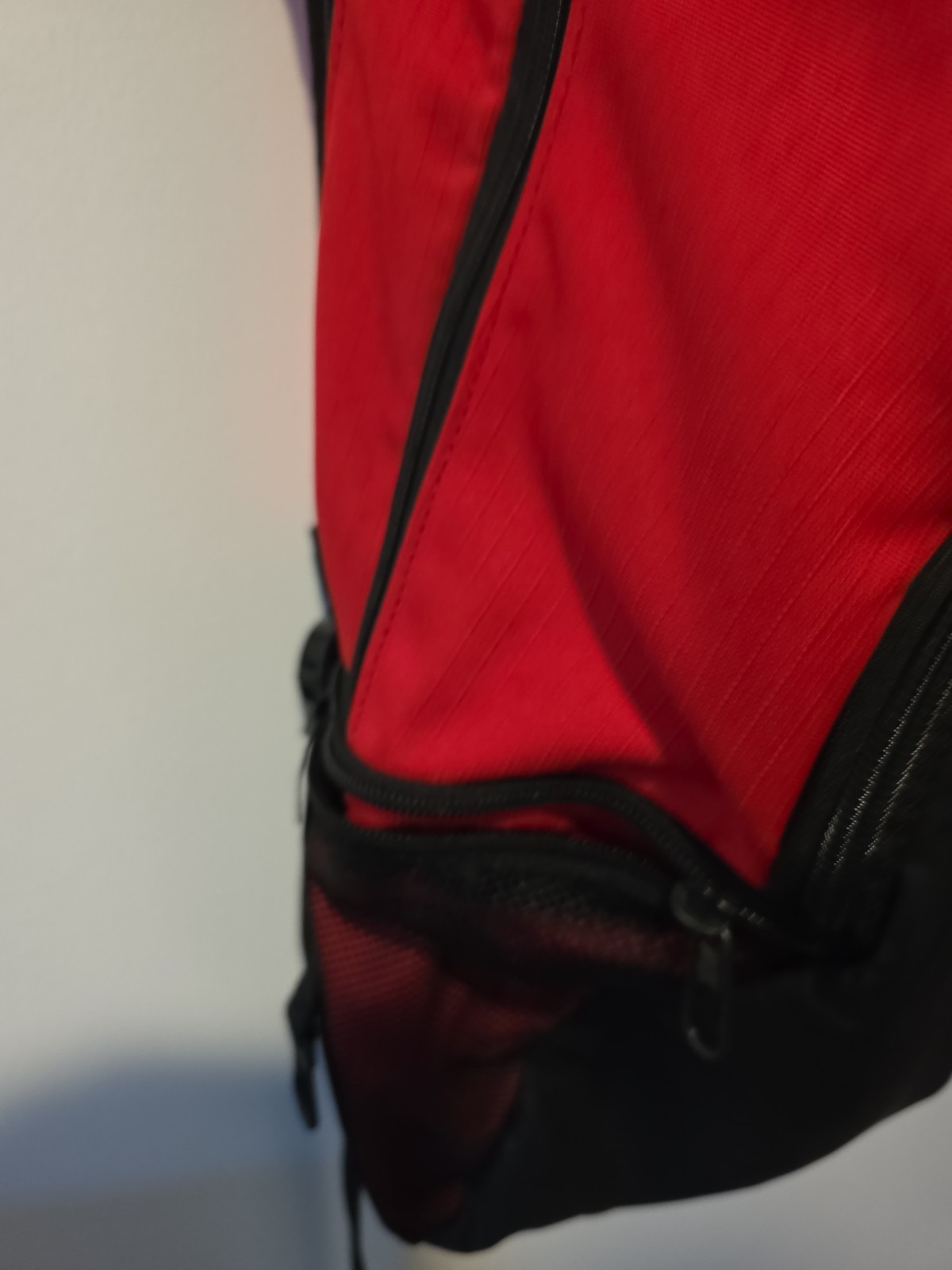 Nike Brasilia backpack Padded Straps & Adjustable, 4- Pockets Black & Red