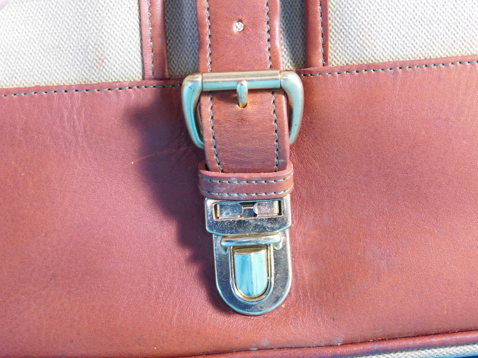 ORVIS TWO TONE LEATHER AND HEAVY CANVAS TWO TONE MESSENGER BAG NEW 16″x13″x5″