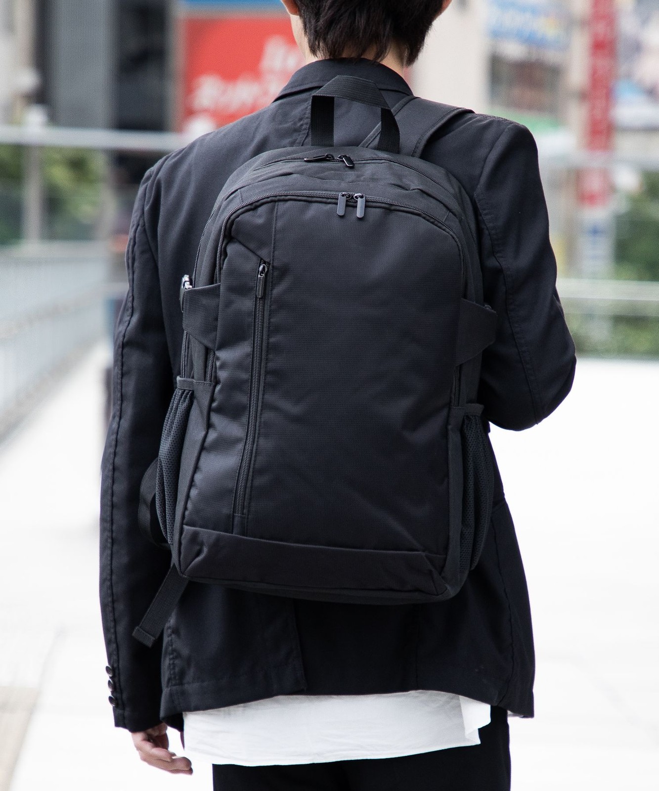 UNKNOWN & Co. WATERPROOF BACKPACK 25L Unisex Backpack in Black