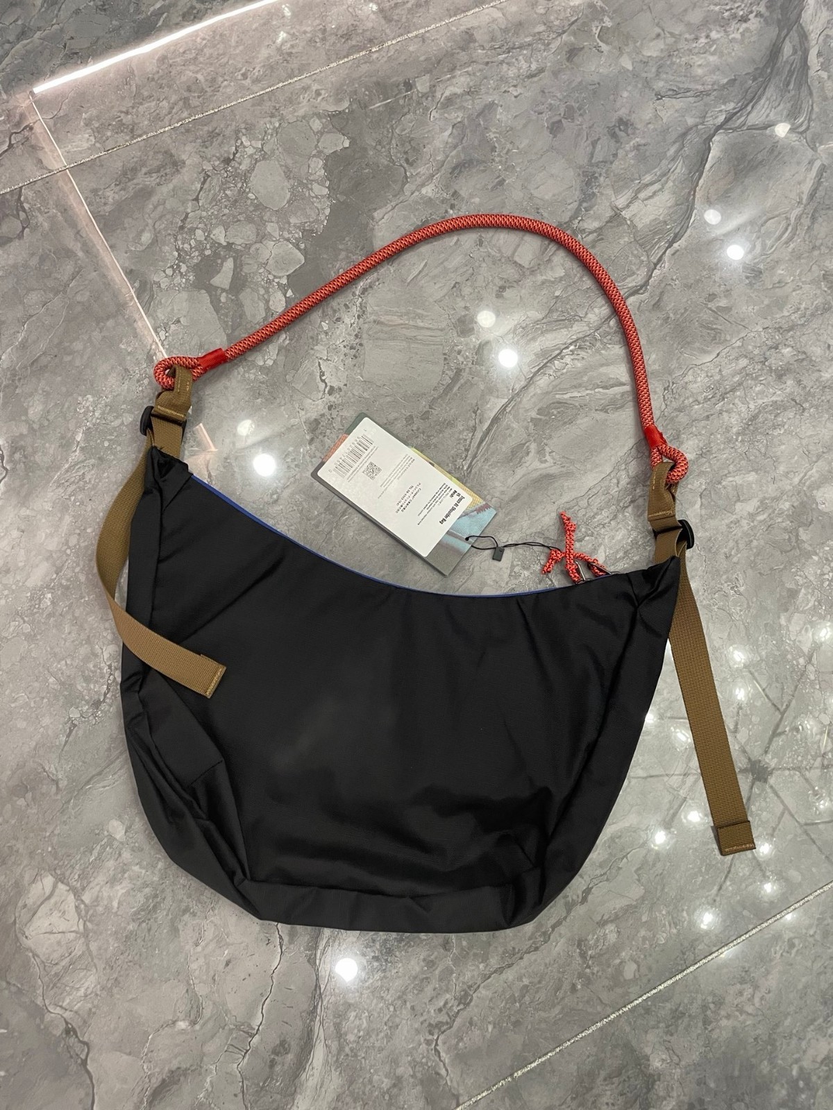 Cotopaxi Black 8L Commuter Shoulder Bag with Climbing Rope Strap 38x25x7cm