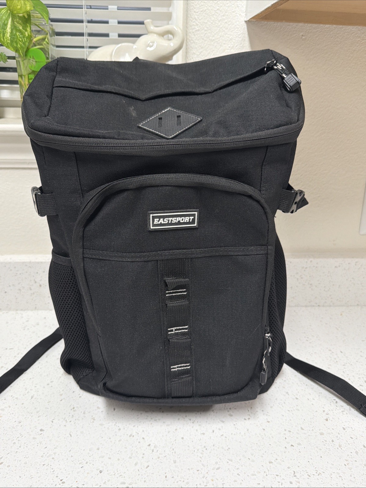 Eastsport Unisex 18″ Victory Top Loader Backpack, Black Pre Owned