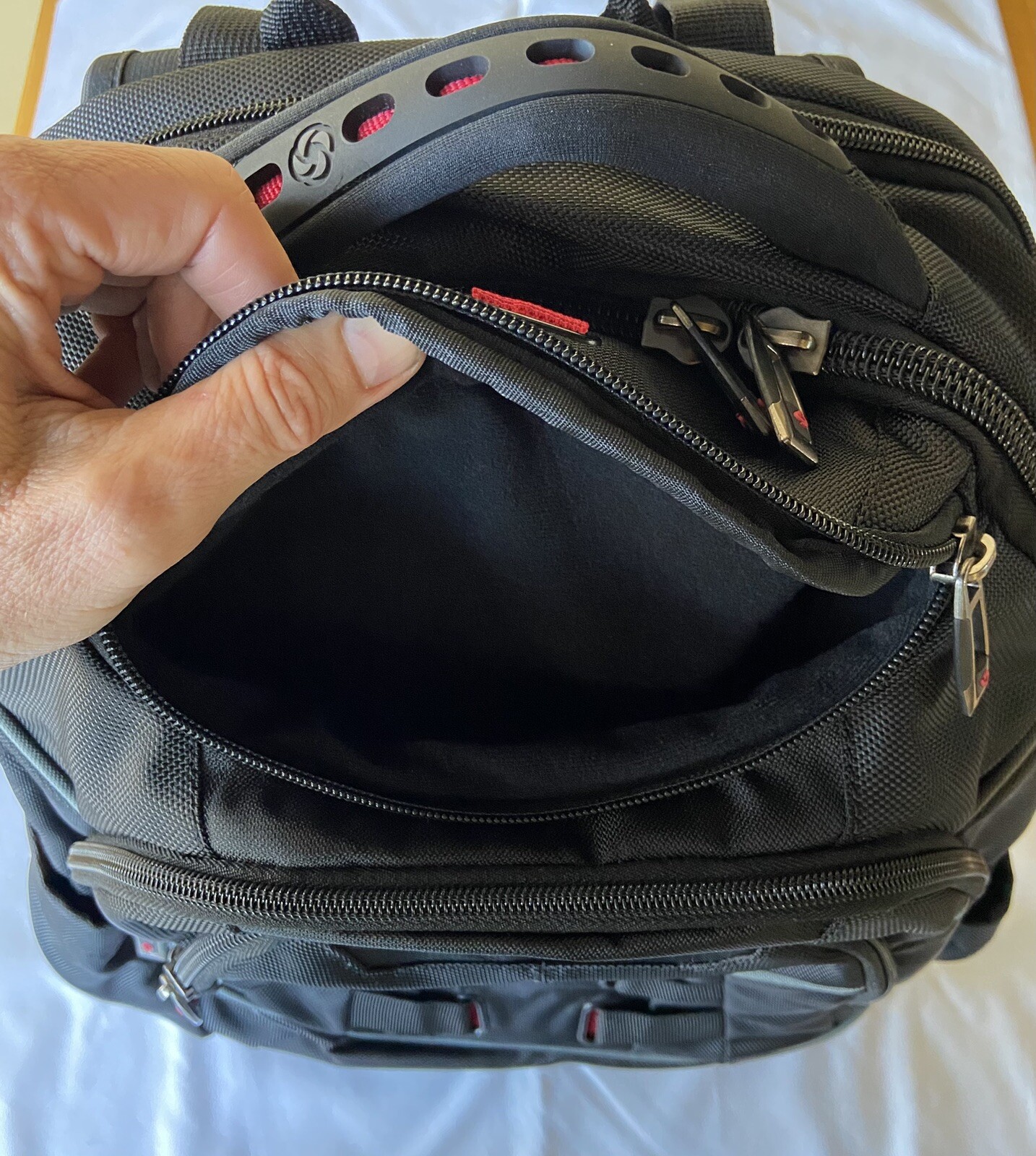 Samsonite Tectonic PFT 17.3” Laptop Tablet Backpack Black/Red 4 Zip Pockets