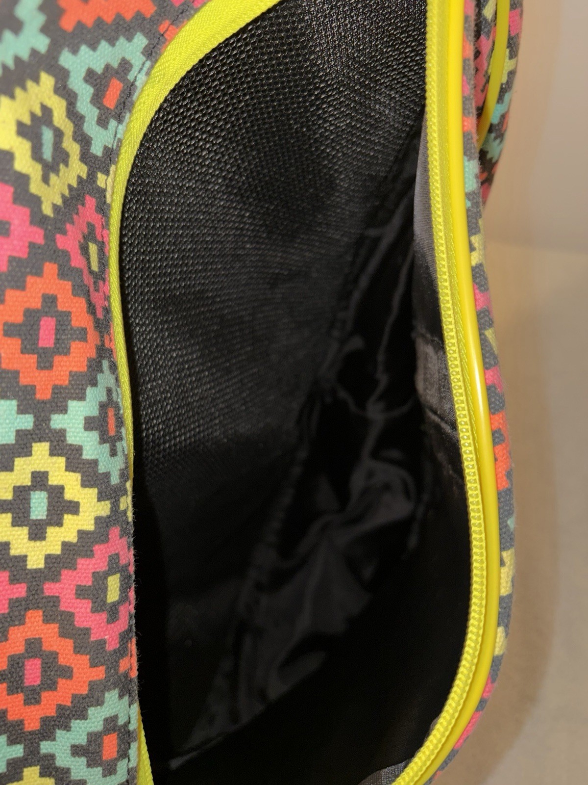 KAVU Multicolor Geometric Sling Bag Adj Crossbody Rope Zip Closure Cup Holder
