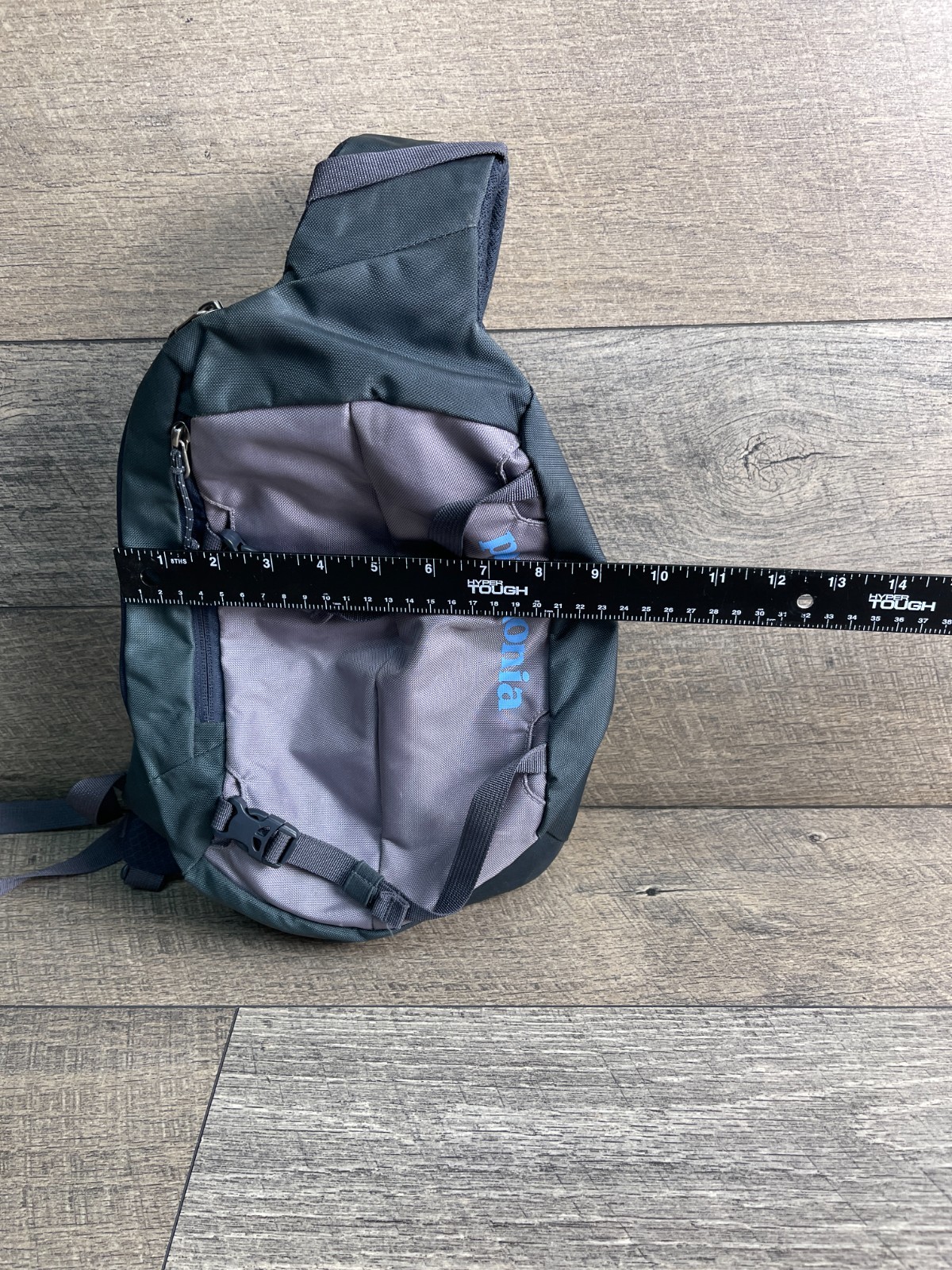 Patagonia Bag Atom Sling Pack Green Gray Zip Inner Pocket Adjustable Crossbody