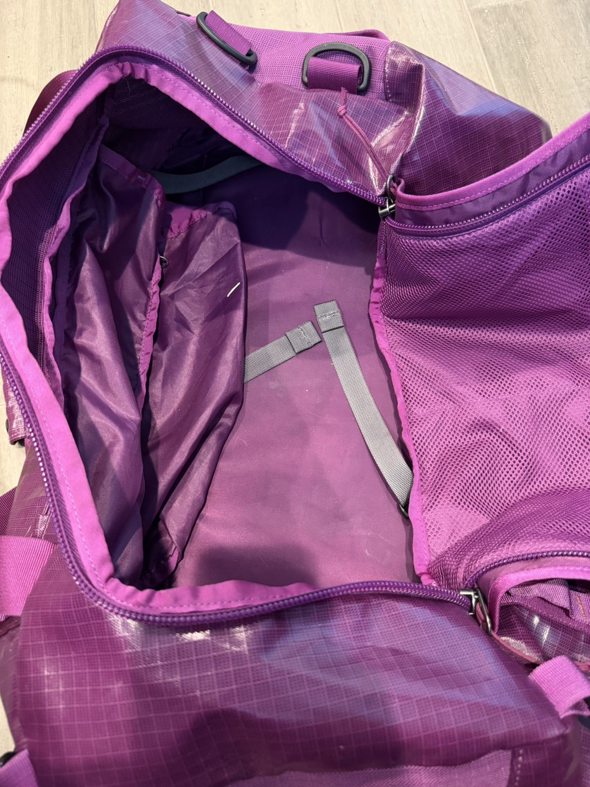 PATAGONIA BLACK HOLE 60L DUFFEL BAG PURPLE