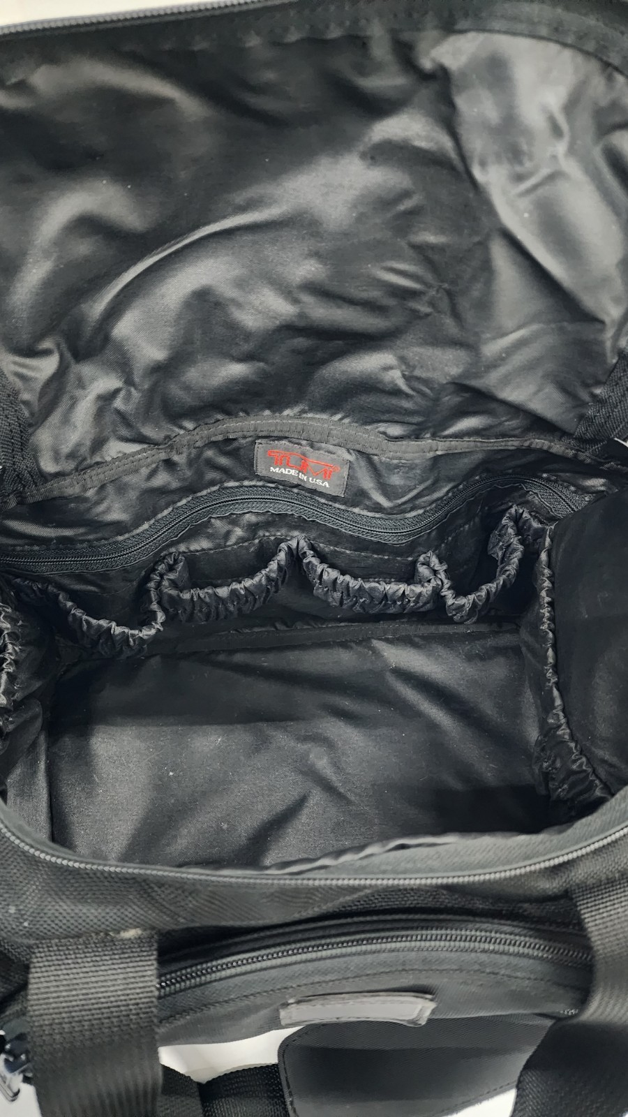 Tumi Black Nylon Duffle Bag Shoulder Strap Leather Closure 9x7x14 Weekend