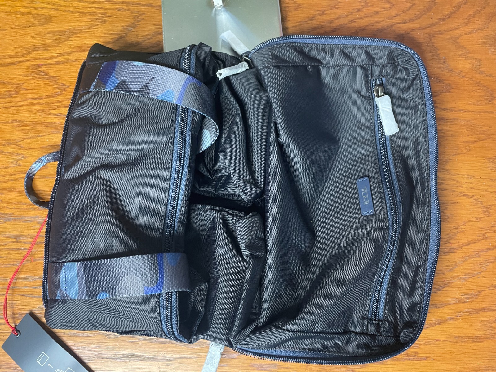 NWT TUMI NAVY CAMO BLACK PACKABLE DUFFLE FOLDABLE DUFFEL TOTE BAG TRAVEL CARRYON