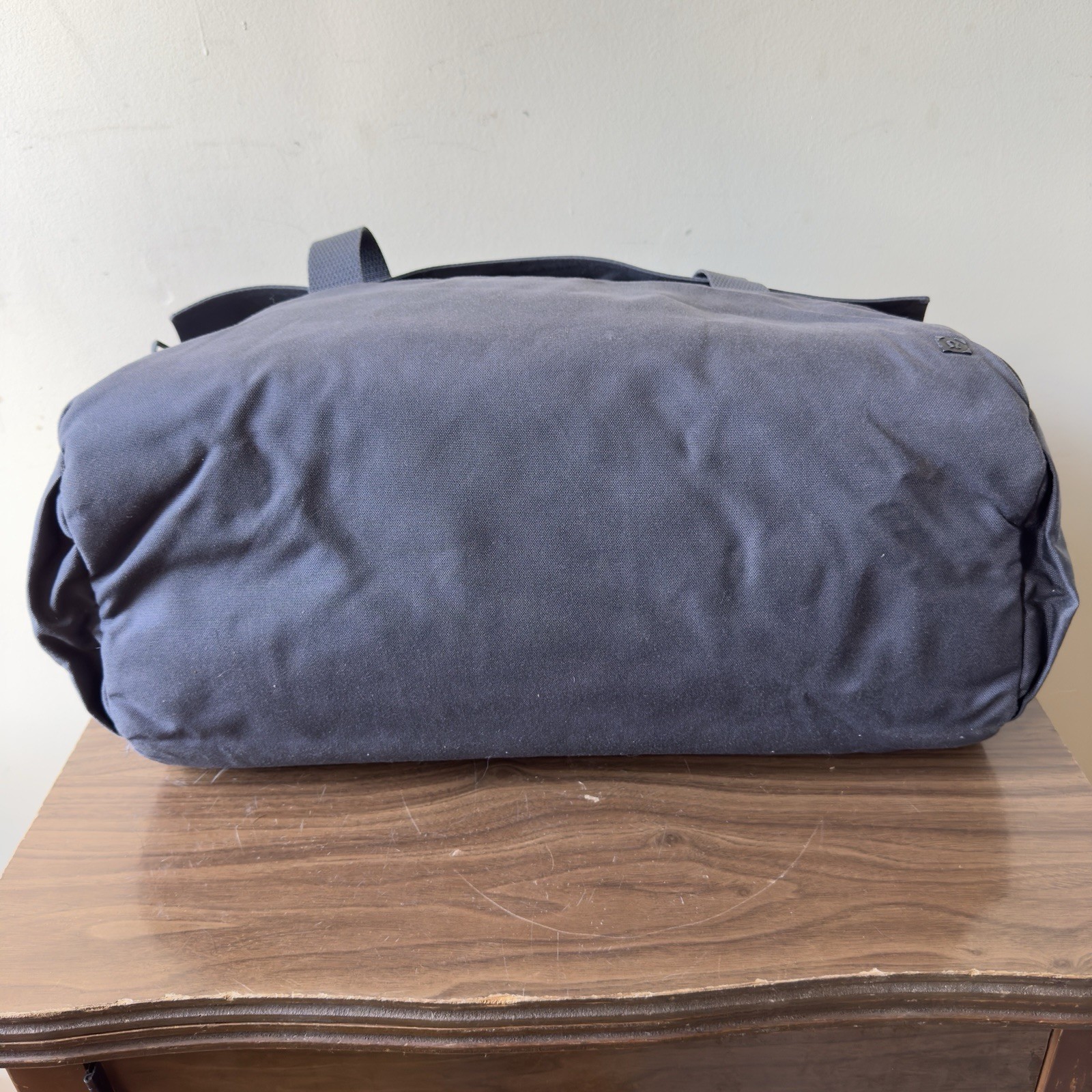 Lululemon Early Embark Duffel 27L Deep Coal Nylon Laptop Travel Gym Bag