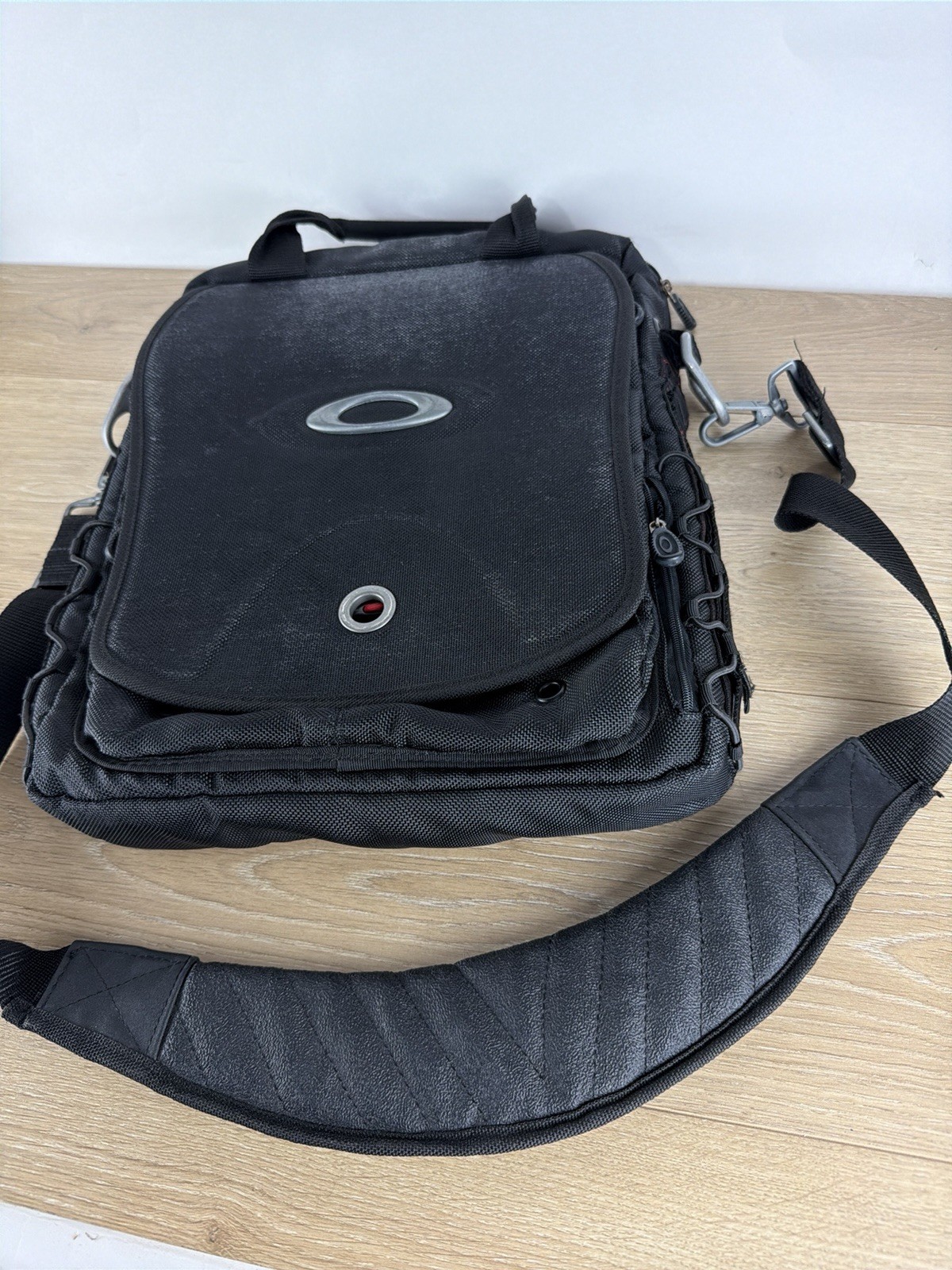 Oakley Tactical Field Gear Vertical Messenger Day Pack Laptop Bag Black Vintage