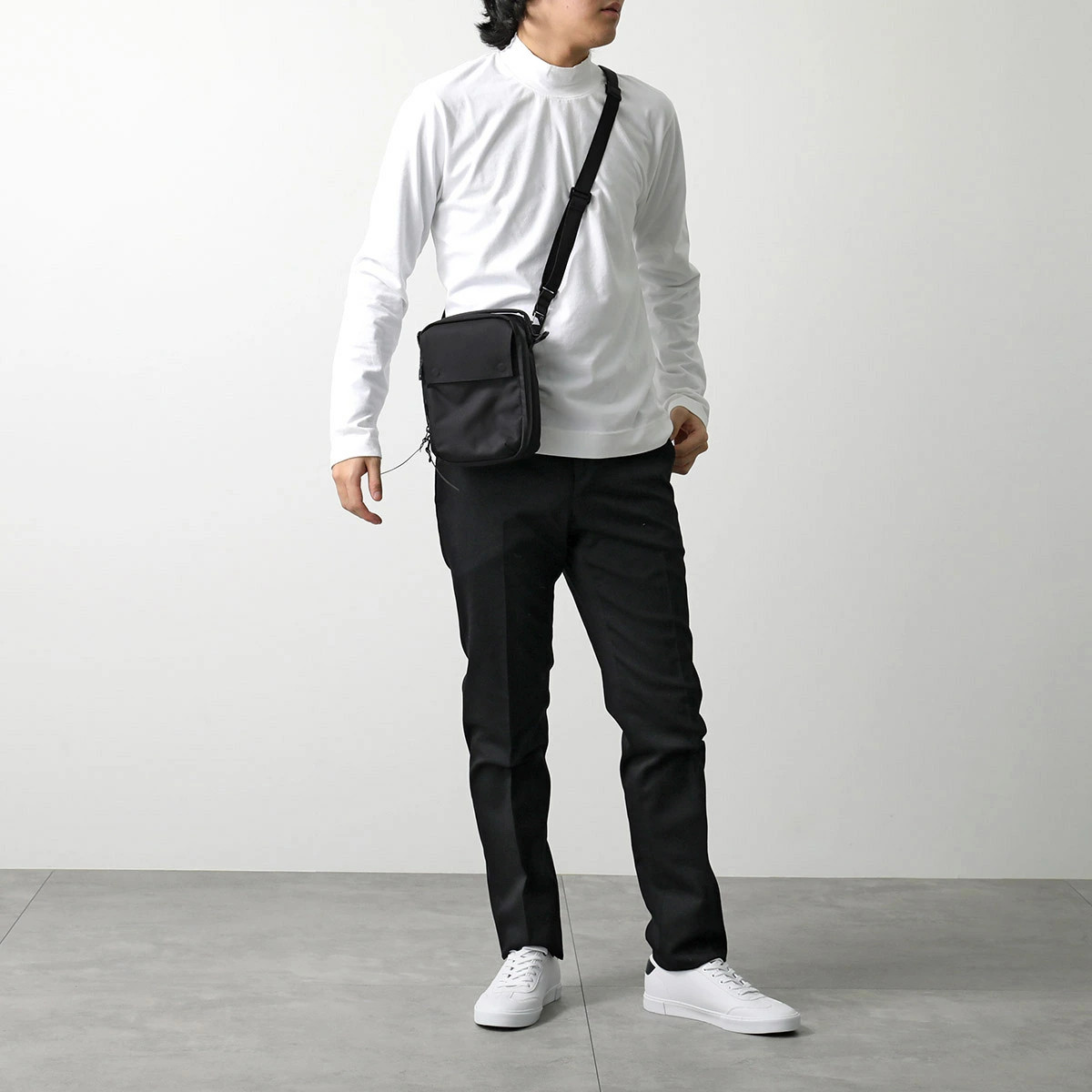 BLACK EMBER Shoulder Bag 090000 Kompak Men Nylon Bag with Key Jet-Black 7220033B