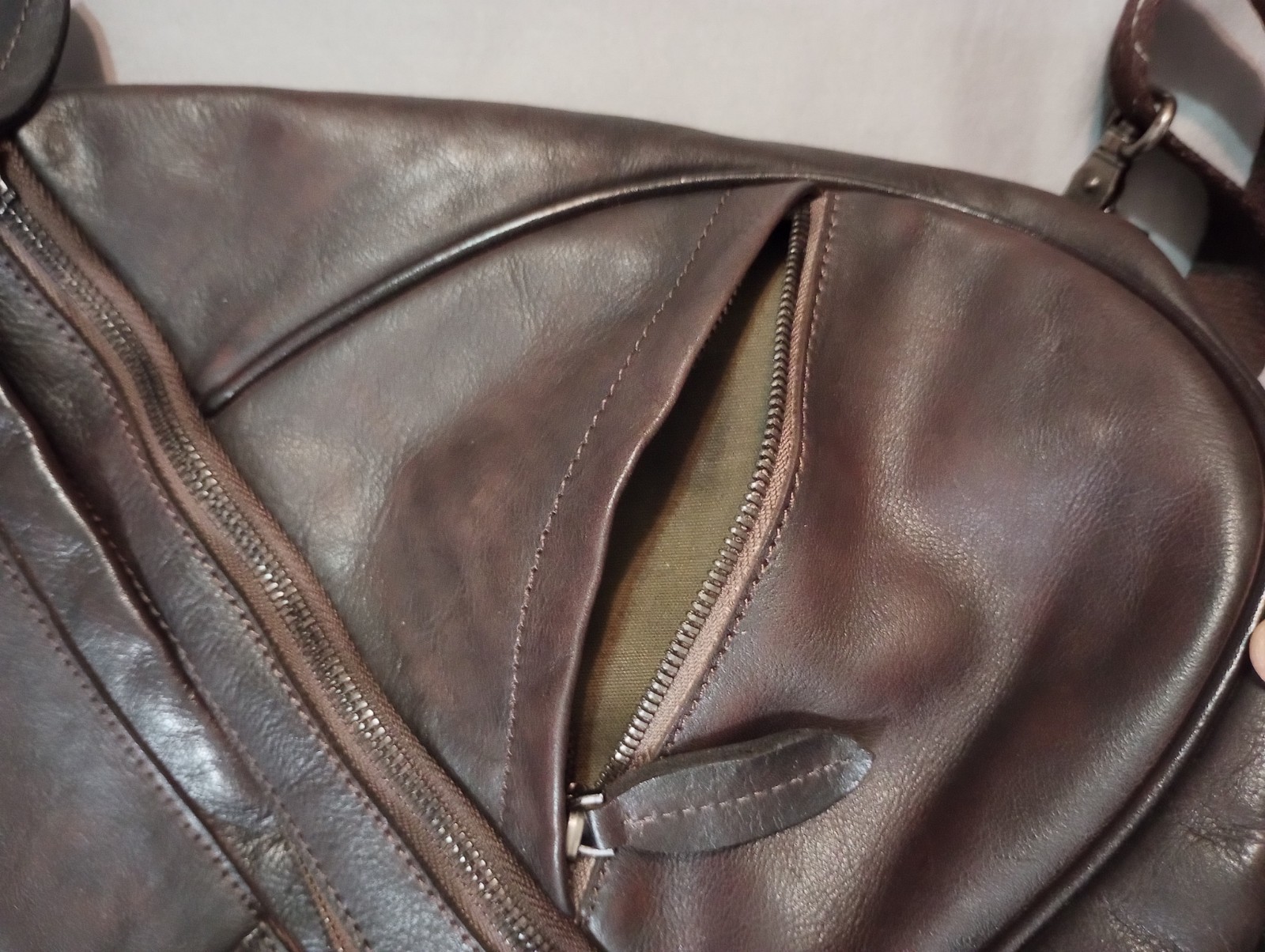 IVTG Genuine Leather Sling Bag Backpack Crossbody Chest Unisex