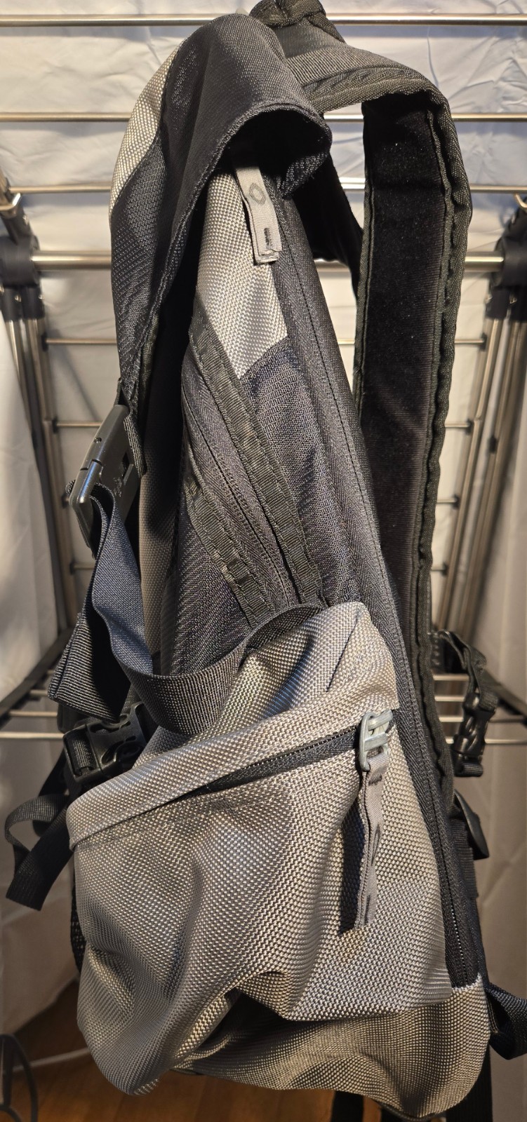 New Never Used OAKLEY ICON PACK 3.0 BACKPACK 92075A-279 Sheet Metal