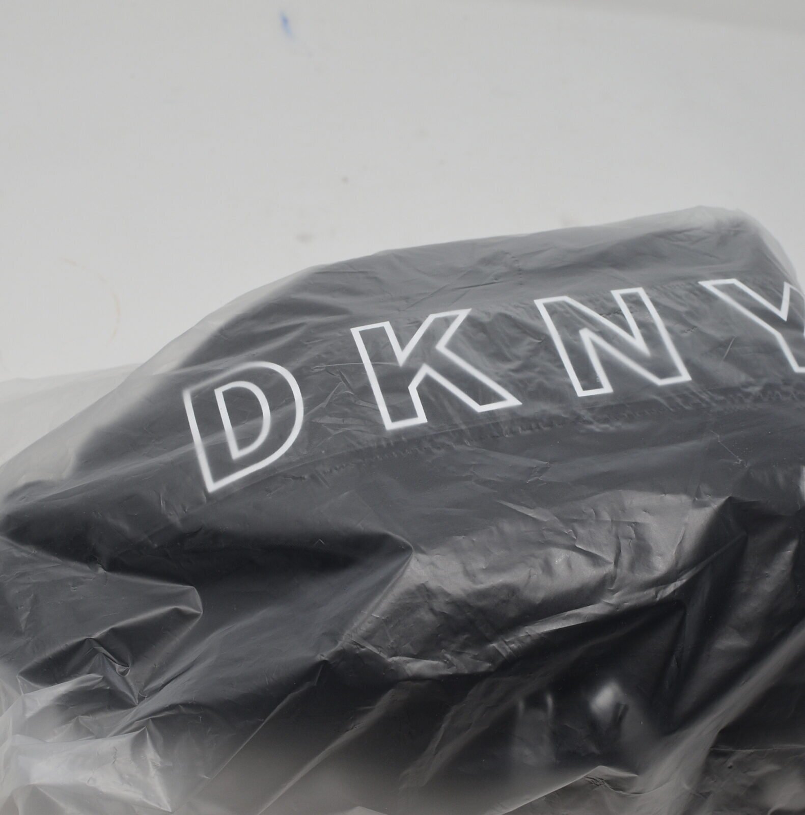 DKNY Black Logo Shoulder Sling Bag DO090AH3