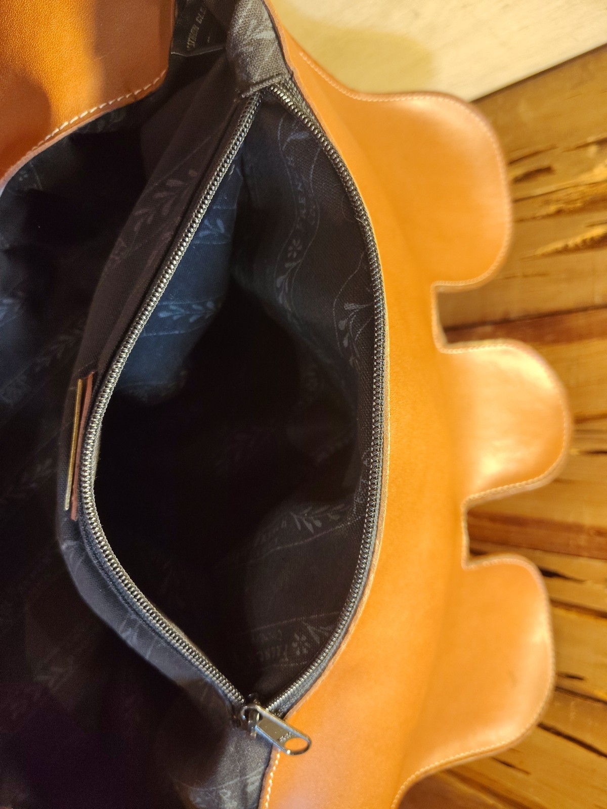Vtg Express French Country Full Grain Leather Duffle Tack Bag Distressed Look