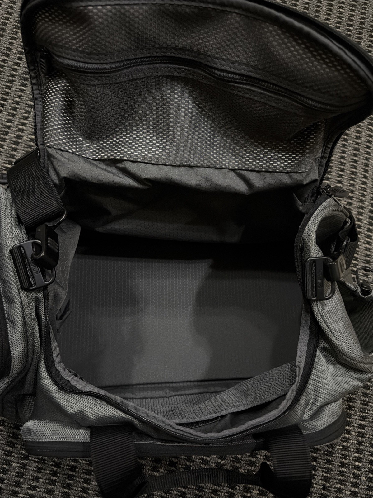 TUMI Boston 2Way Ballistic Nylon Duffle Bag Carry On Gray 525PW Strap Travel