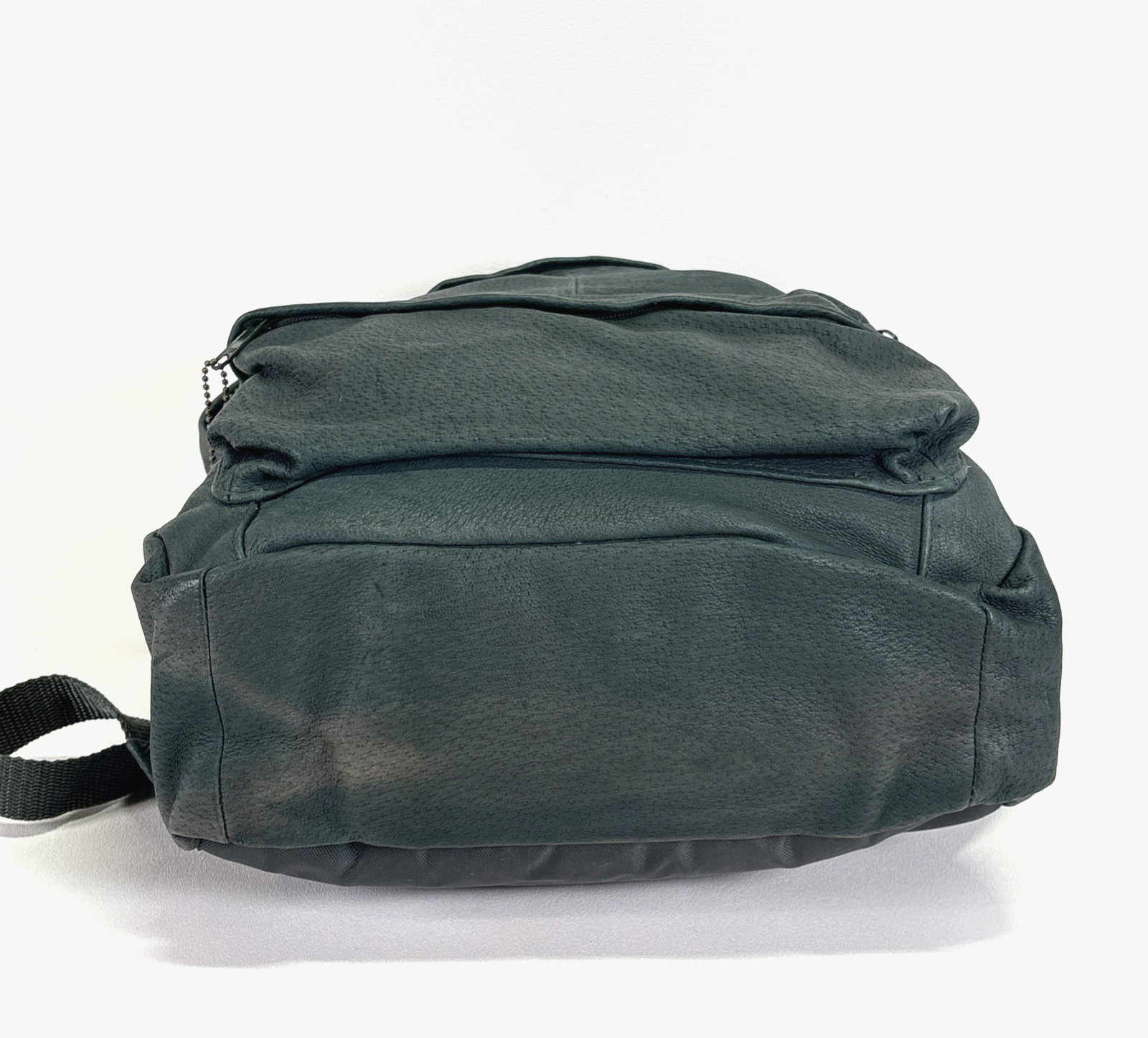 Wilson’s Adventure Bound Green Leather 2 YKK zippered pocket backpack Sunkissed