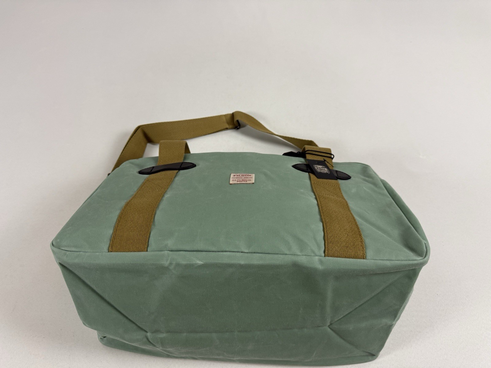 FILSON MEDIUM TIN CLOTH DUFFLE BAG GRANITE GREEN OS NWT
