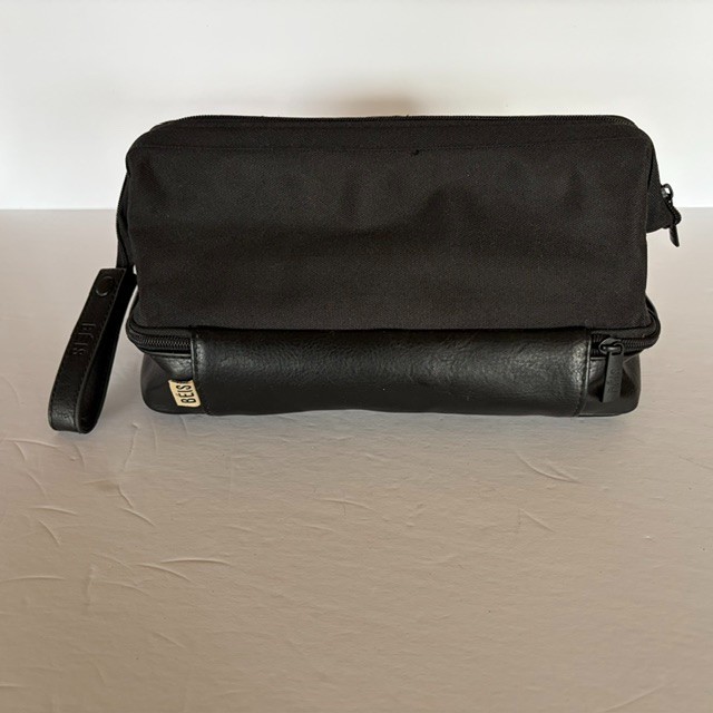 Beis The Dopp Kit Black Toiletry Bag Organizer Zippered 2 compartments