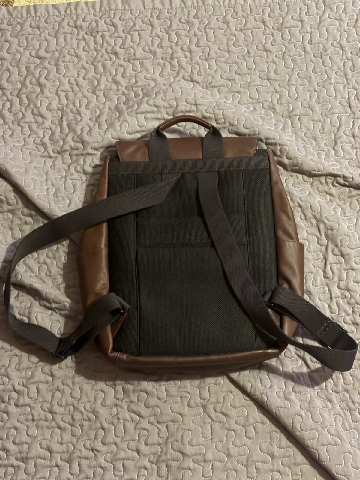 Fossil Brown Men’s Backpack Drawstring Buckle Flap Adjustable Strap Pockets
