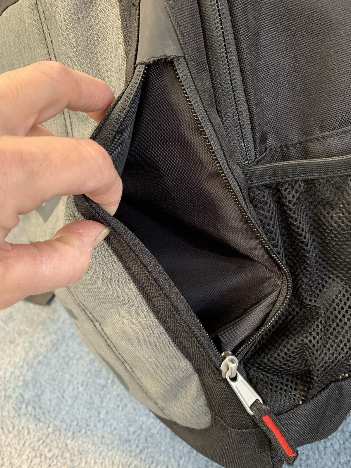 Oakley Enduro Backpack Hiking School Black/Gray Bag Travel