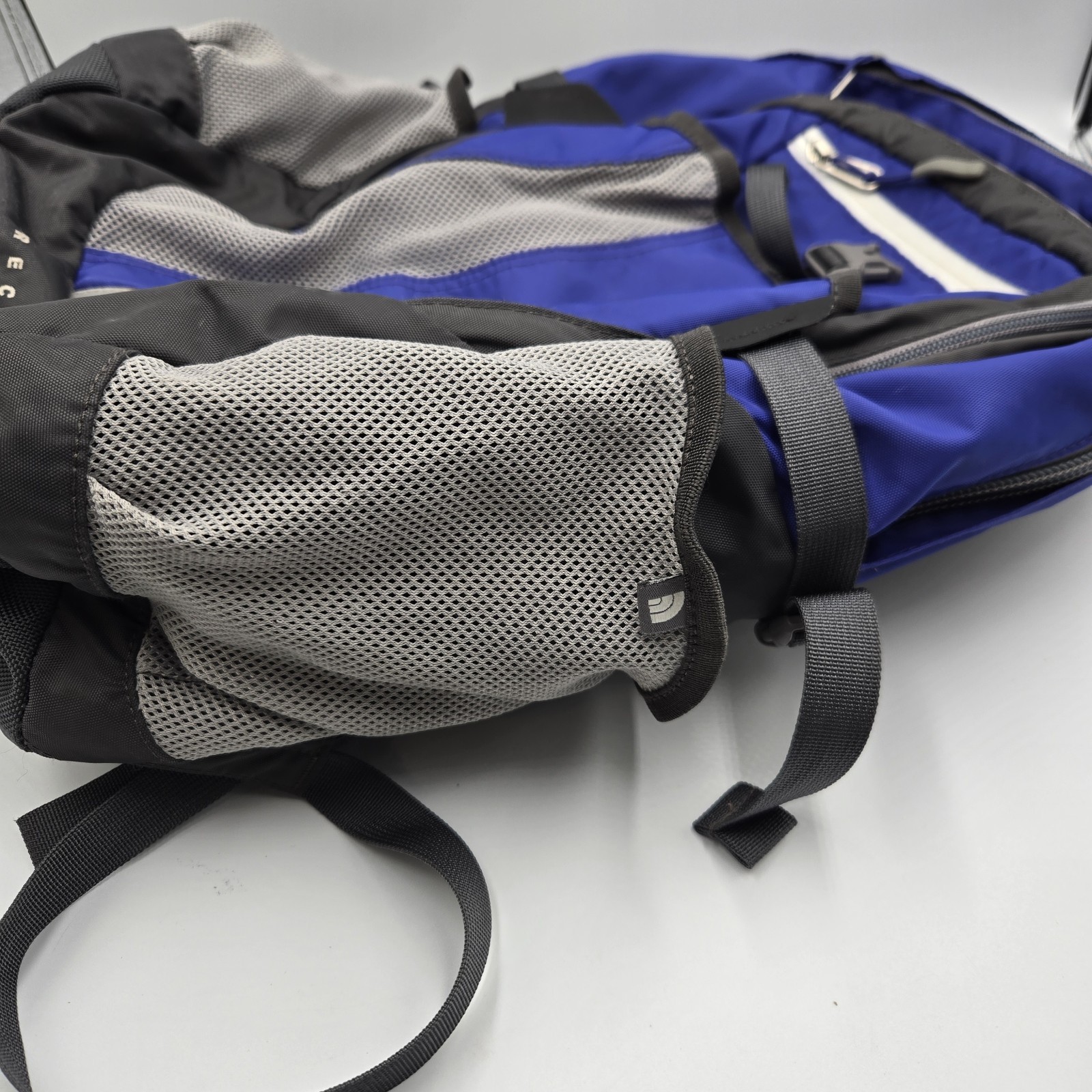 The North Face Recon Backpack Blue Gray Hiking Outdoor Bag
