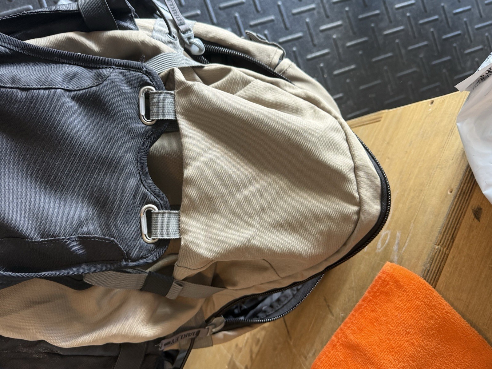 Oakley Tool Box 2.0 SI Tactical Terrain Tan Backpack