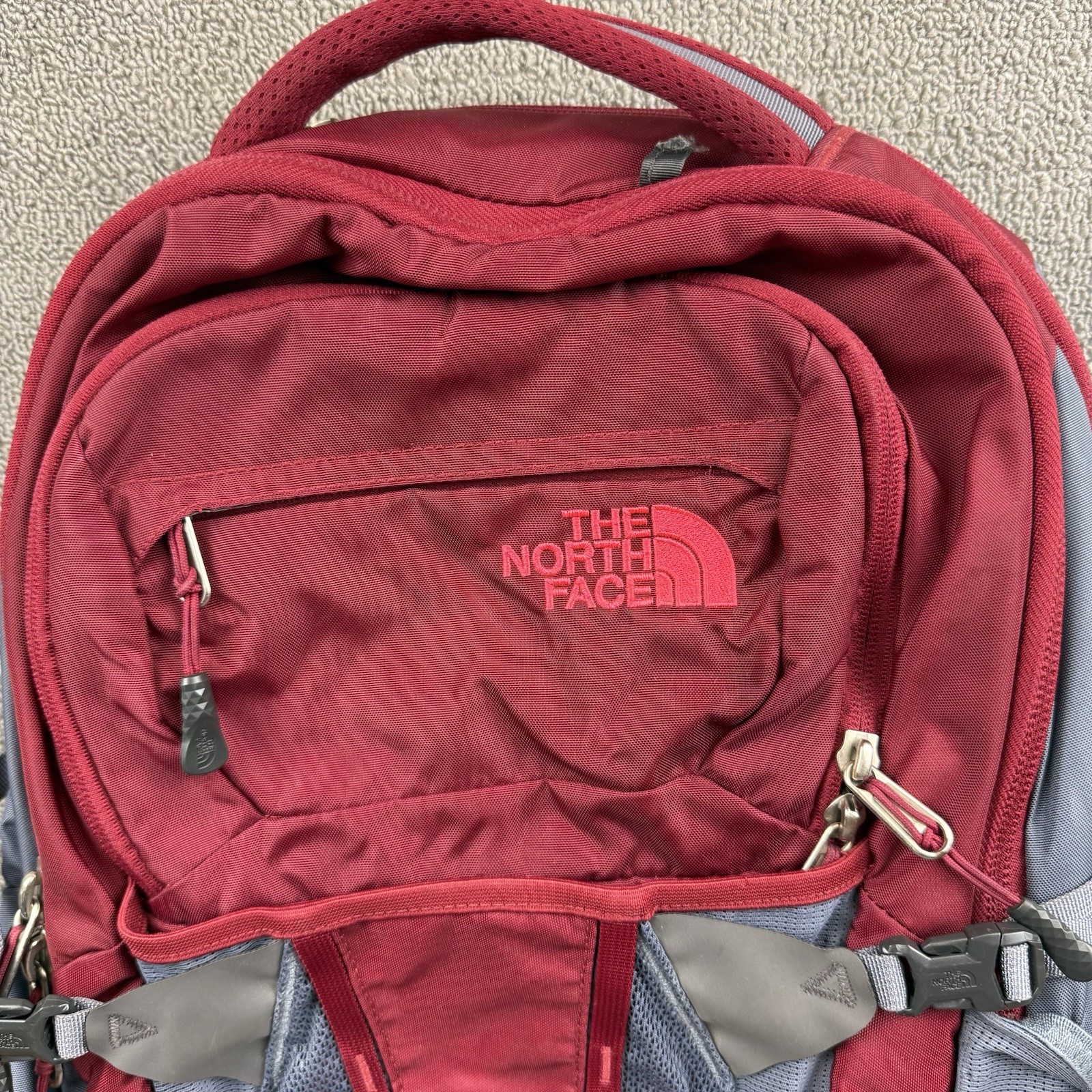 The North Face Recon Backpack Burgundy Maroon Grey FlexVent Laptop Daypack 30L