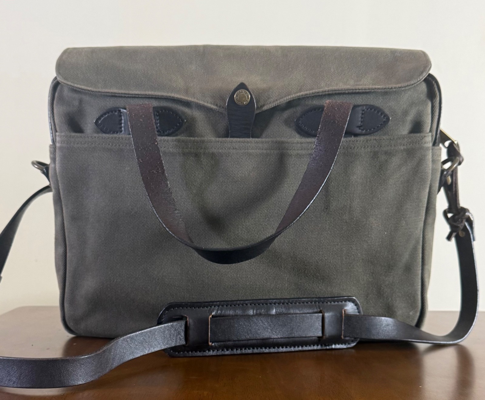 Filson 70256-L Rugged Twill Large Laptop Briefcase Messenger Bag Otter Green USA