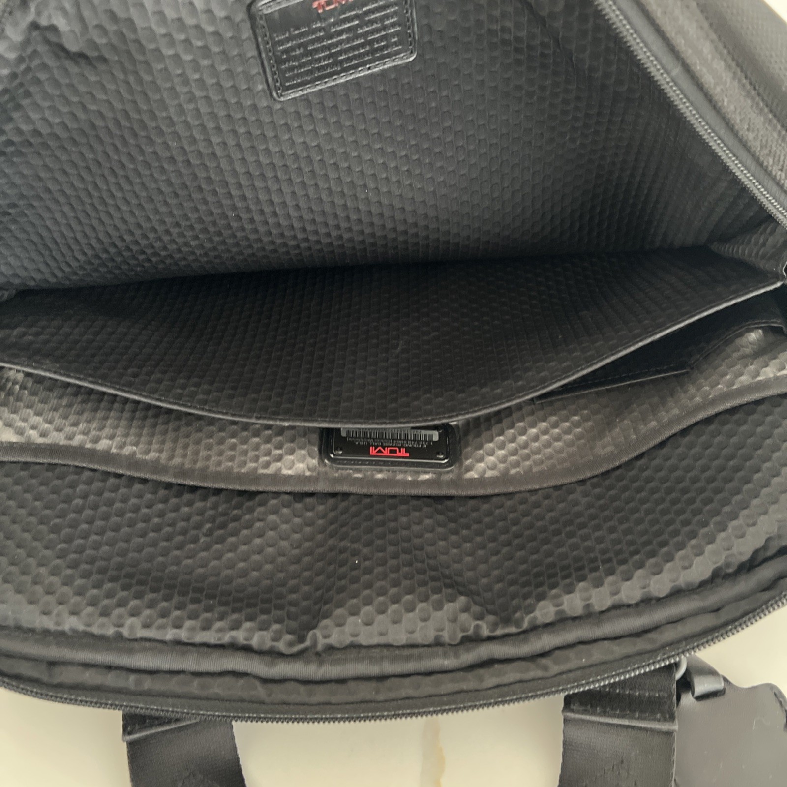 TUMI Alpha Bravo Academy Briefcase Zip Black Men’s Excellent Condition!