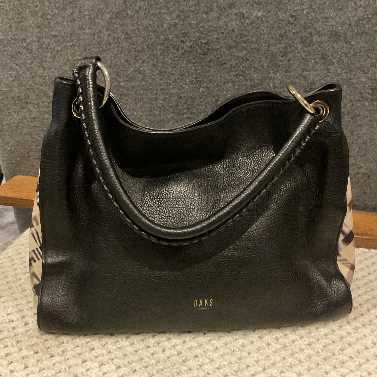 Oaks London Genuine Pebbled Leather Black Shoulder Bag Hobo With Plaid Accents