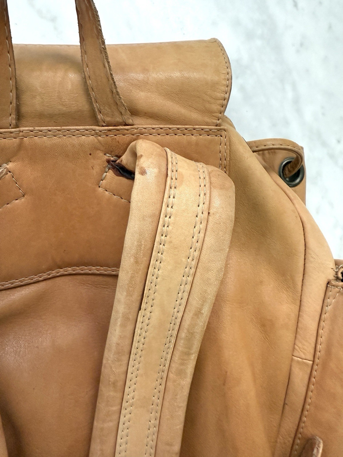 Vintage ELLINGTON Authentic Camel Color Leather Large Backpack – Distressed
