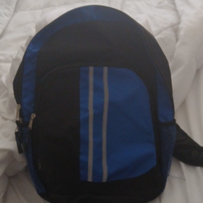 Men’s Black/Blue Medium Backpack Zip Closure Adjustable Shoulder Strap Pockets