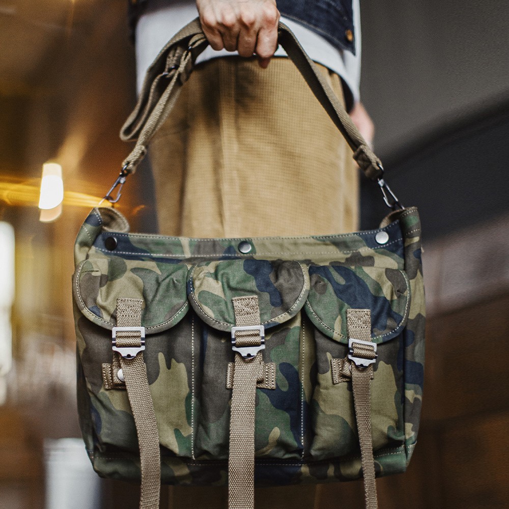 Retro Men Crossbody Bag Large Capacity Camouflage Training Messenger Bag Outdoor