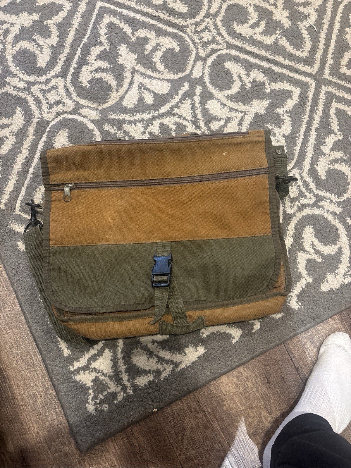 VTG Duck Wear Duck Canvas Contractor Laptop Messenger Crossbody Bag Brown Green