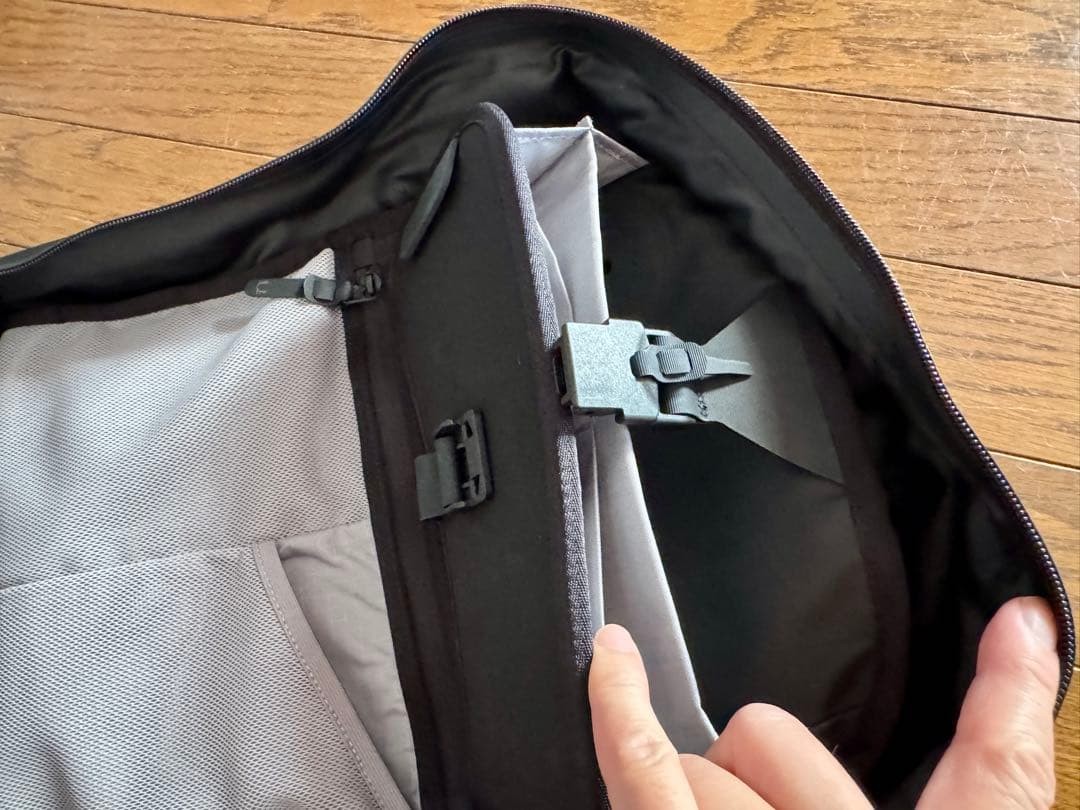 Black Ember Shadow 22 Backpack Water-Resistant Black Men’s