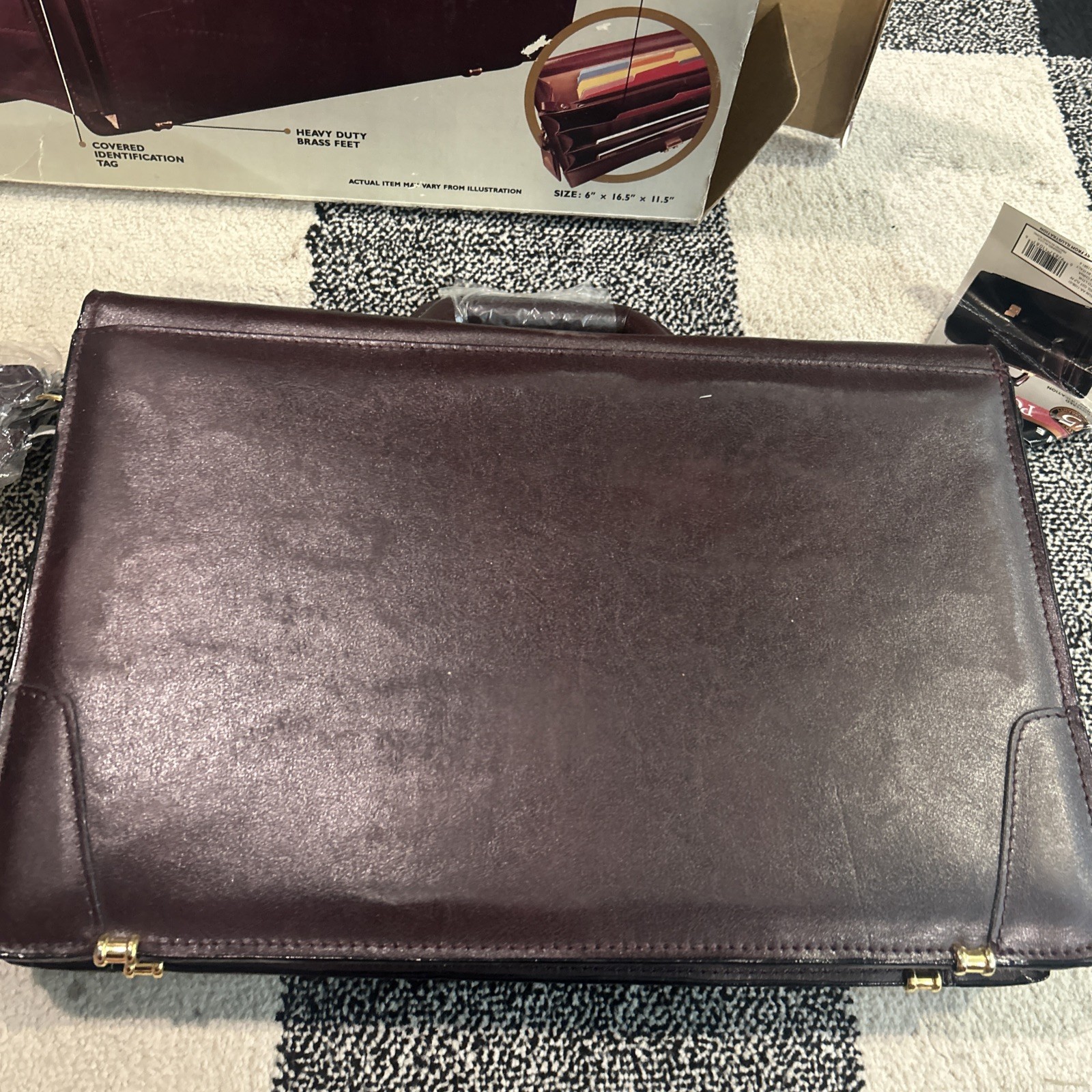Avenues Fine Leather Brief Case New Open Box
