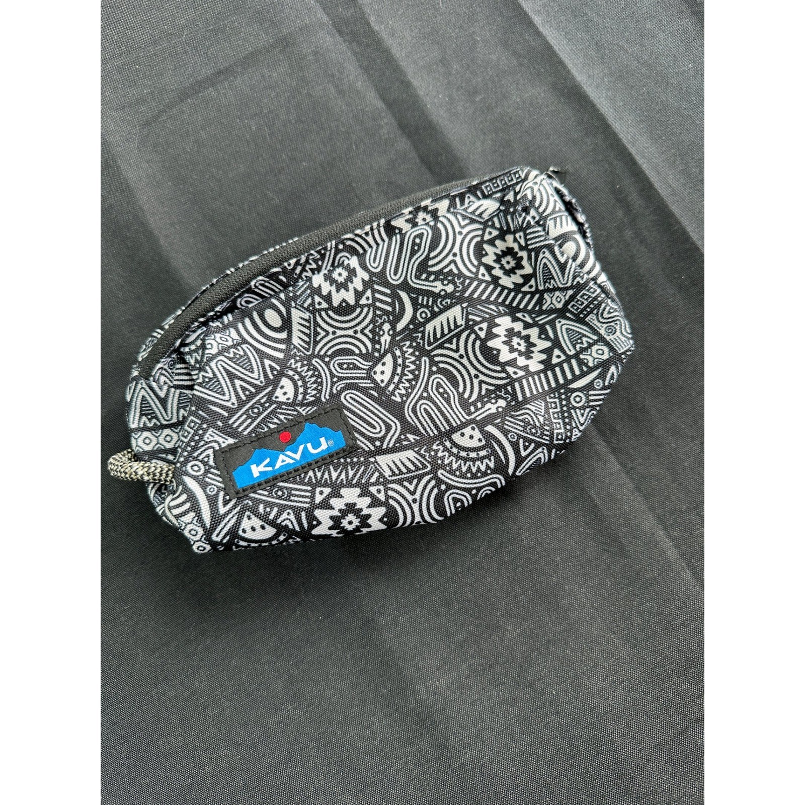 Kavu Rope Bag Sling Backpack Tribal Print Black White with Matching Pouch Set